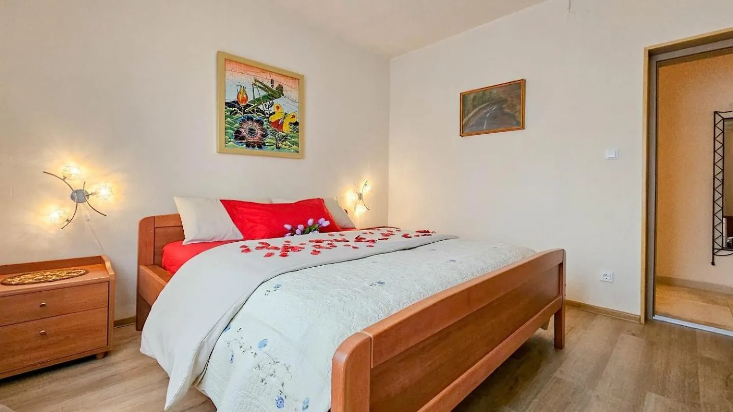 Romana 2 Novigrad  0*, Novigrad (Istria)