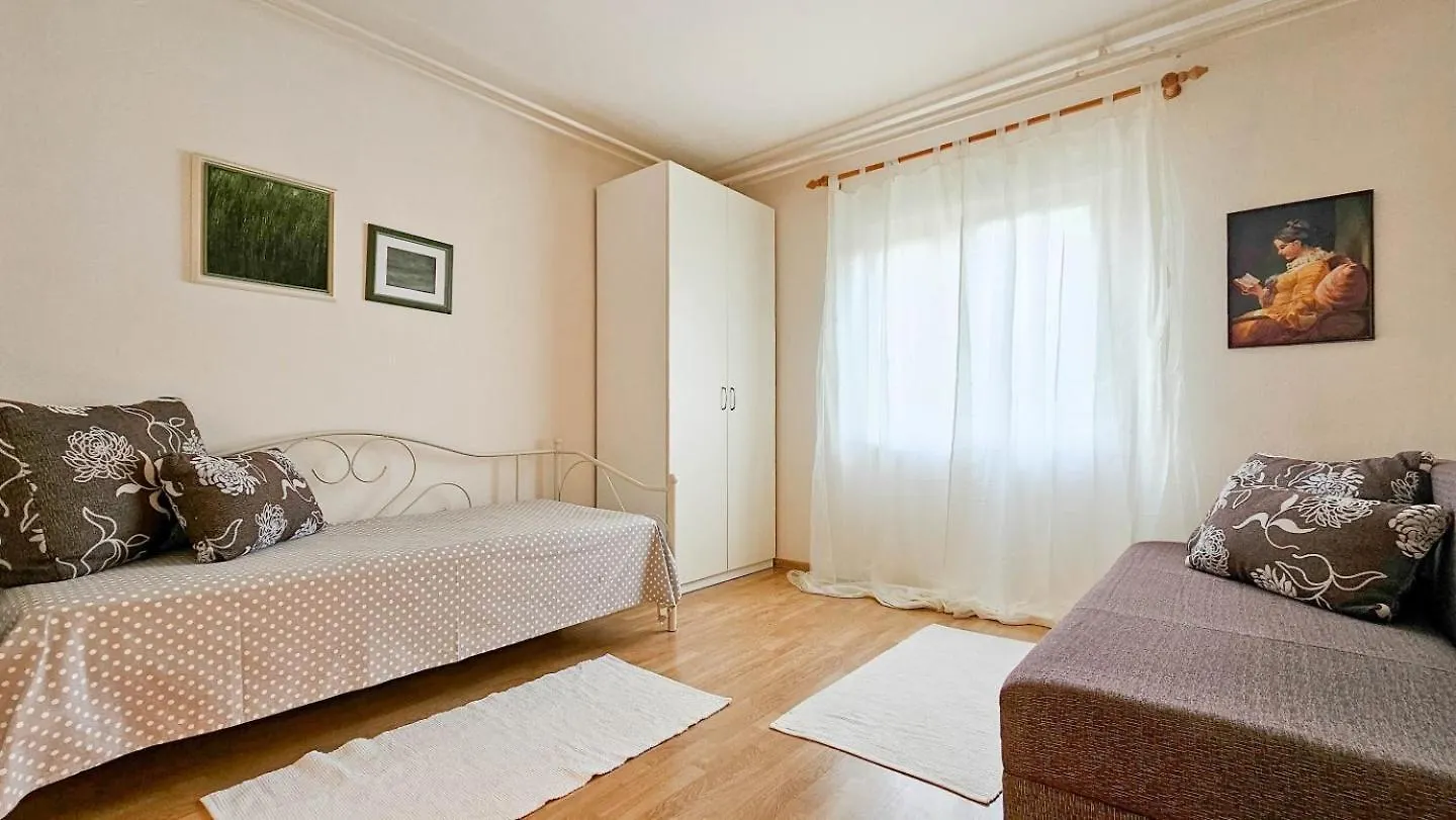 Romana 2 Novigrad Istria Chorvatsko